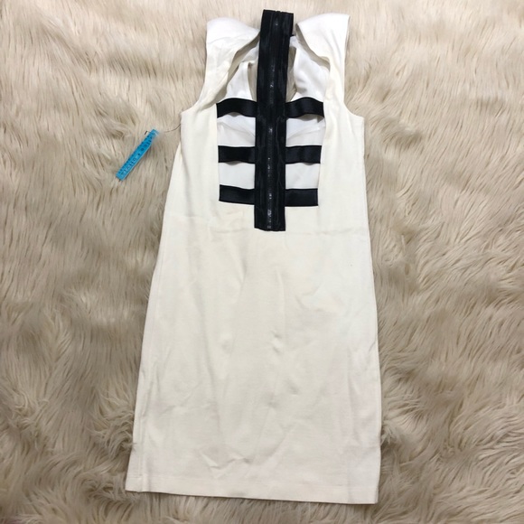Alice + Olivia Ivy Cut Out Back shoulder dress - Picture 4 of 7